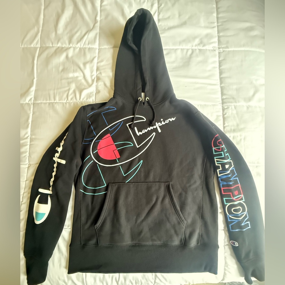 Champion Reverse Weave Black Sweater with Iconic Branding